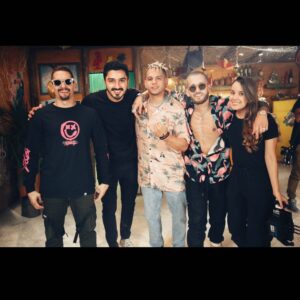 Harold Jiménez Instagram - Siempre es un parche compartir set con estos personajes @ovyonthedrums @rickymontaner @maumontaner  @mauyricky  y esta vez rodando el vídeo de #sigobuscandote by @36grados  dirigido por l talentosa @paloma.valencialnd