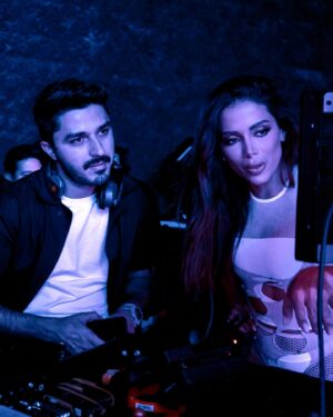 Harold Jiménez Instagram - Muy feliz con este nuevo #VMA @mtv gracias a todo el equipo de @36grados por hacerlo posible y a @anitta por invitarme a codirigir este video de esta canción que se convirtió en un hit !