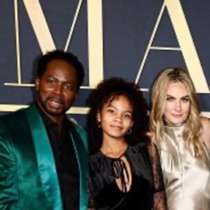 Harold Perrineau Instagram - Photo dump from last night. Thanks @grayscaleic for that beautiful suit and thanks to @jackibrowngrooming & @coleskincareformen for always getting a brother together. Quite a quick change around from the last picture here 😂. I love this crew of people. @thebestmanmovie @fromonepix I gotta mention my ride or die family. They always hold me up.