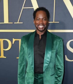 Harold Perrineau Instagram - Photo dump from last night. Thanks @grayscaleic for that beautiful suit and thanks to @jackibrowngrooming & @coleskincareformen for always getting a brother together. Quite a quick change around from the last picture here 😂. I love this crew of people. @thebestmanmovie @fromonepix I gotta mention my ride or die family. They always hold me up.