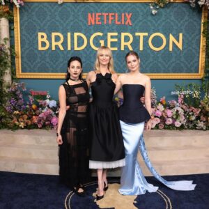 Harriet Cains Instagram - 🖤🖤🖤

@bridgertonnetflix NYC premier 

Wearing @dior by @mariagraziachiuri
@dldcnyc 

Styled by @naifhen
Hair by @eddyscudo
Make up by @liselottevansaarloos

@acepublicrelations 🖤