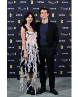 Harriet Cains Instagram - 🖤🩶

📸 @joish81 

@vanityfairlondon
@ee
@bafta

@pavyllon_london
@fslondon

#EERisingStar
#EEBAFTAs

@loopvip