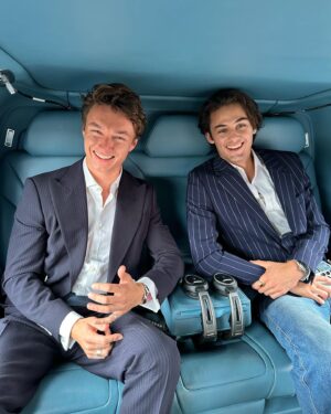 Harrison Osterfield Instagram - You gotta love a British summer ☔️💙

Hope everyone is enjoying themselves wherever they are in the world 🌎 

@thegentsjournal
