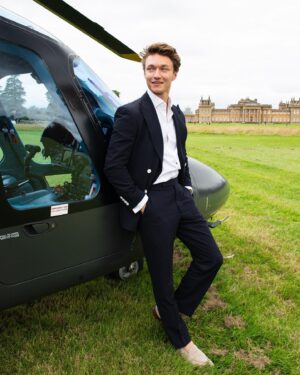 Harrison Osterfield Instagram - You gotta love a British summer ☔️💙

Hope everyone is enjoying themselves wherever they are in the world 🌎 

@thegentsjournal