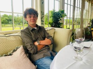 Harry Holland Instagram - Living the dream @samholland1999