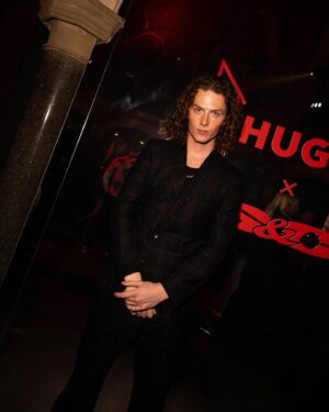 Harry Kirton Instagram - I only go out if I know there’s going to be good music. Hugo had me boogieing all night 🕺🏼

@hugo_official 
@strawberriesandcreem