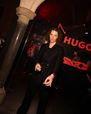 Harry Kirton Instagram - I only go out if I know there’s going to be good music. Hugo had me boogieing all night 🕺🏼

@hugo_official 
@strawberriesandcreem