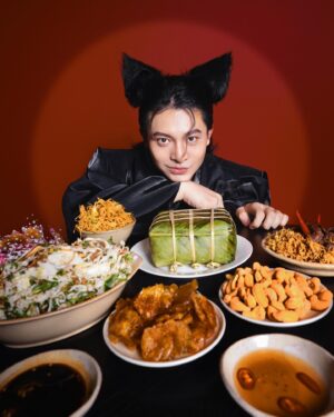Harry Lu Instagram - Meow, everything you see, is mine.
Photo Ali Bui
Stylist Thịnh Bảo Trịnh
Make up Khoa Lê
Hair Thảo Như