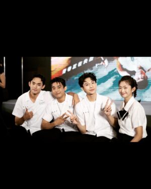 Harry Lu Instagram - 又重溫了一次高中生活😛
去年在彰化高中拍的電影在明年三月終於要上映啦👏🏻 經歷這麼多的波折, 也不能保證結果甜美. 就跟青春一樣, 頂著各種不確定因素的壓力我們依然拼了命的努力. 
很高興跟你們合作 你們很棒❤️
#青春換日線
-
Phim điện ảnh đầu tiên của Harry sẽ chiếu tại các rạp phim ở Đài Loan tại tháng ba năm sau. Tuy gập rất nhiều khó khăn nhưng cuối cùng cũng sẽ ổn thôi! Nhớ Vietnam, Harry sắp được chích mũi thứ 2 rồi, hẹn gặp các bạn thật sớm ❤️