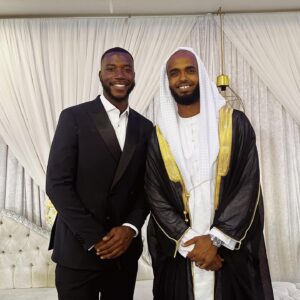 Harry Pinero Instagram - What a weekend, my brother got married and i won an award. Alhamdulillah always 🤲🏿

#WeAreWinning