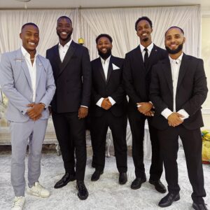 Harry Pinero Instagram - What a weekend, my brother got married and i won an award. Alhamdulillah always 🤲🏿

#WeAreWinning
