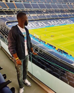 Harry Pinero Instagram - I flew out for the real madrid game and was well rested by staying at one of Holiday Inn's Hotels. Thankyou @HolidayInn for always being reliable 

#ad @IHGHotels #HolidayInnMadrid #newdaynewstay  #Holidayinn #ExperiencelHG #MadridHotel