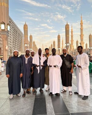 Harry Pinero Instagram - Eid Al-Adha Mubarak my brothers and sisters in Islam. 🤲🏿💜

#WeAreWinning