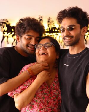Harsh Rajput Instagram - Happy birthday to both the right and left part of my heart❤️
@heenarajput21_ @preetjrajput 
You know that I can’t do life without you.
More and more power to you both❤️
#harshrajput #birthdaycelebrations #birthday