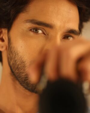Harsh Rajput Instagram - चरम Close-Ups.
.
.
.
.
#harshrajput #pehlebhimain #closeupshot #face