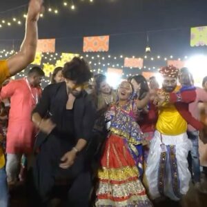 Harsh Rajput Instagram - What a wonderful night at Rangrasiya mega Navratri 2023.
Thank you @sandippatel.rocky for inviting me.
Had a great time and ohh yes I did play garba.
#harshrajput #garba #rangrasiya 
#rangrasiyameganavratri #dance #navratri #love #rumi #tmd #terimeridoriyaann #actor #celebrity #sunday