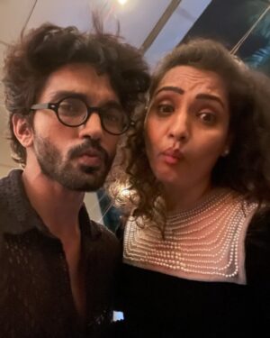 Harsh Rajput Instagram - Happiest birthday brother🎂❤️
@vijayendrakumeria 
May this year brings lots of love and happiness to you.
What a wonderful night it was thank you🤗
.
.
.
.
#harshrajput #vijayendrakumeria #tmd #birthday #birthdayparty #brother #gratitude
