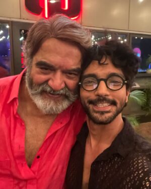 Harsh Rajput Instagram - Happiest birthday brother🎂❤️
@vijayendrakumeria 
May this year brings lots of love and happiness to you.
What a wonderful night it was thank you🤗
.
.
.
.
#harshrajput #vijayendrakumeria #tmd #birthday #birthdayparty #brother #gratitude