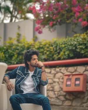 Harshavardhan Vidyasagar Instagram - “Casual blues and good views 🌀🧿”
Also Merry Christmas Guys❤️ 
#concert 

Styled by @paviiiee_08 
Hair by @anand_anok_0290 
📸 by @thiru._.official