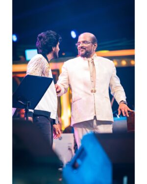 Harshavardhan Vidyasagar Instagram - “The Name is Vidyasagar” 
MY FIRST CONCERT ❤️
Can’t ask for any better one😇
Thankyou @vidyasagarmusicofficial Sir❤️ @noiseandgrains @karya2000 & @itisveer for such an Amazing opportunity ☺️ 

📸- @mah1sh Thank you for Capturing these Beautiful Moments❤️❤️❤️

Styling - @paviiiee_08 
Outfit - @walking_street__official