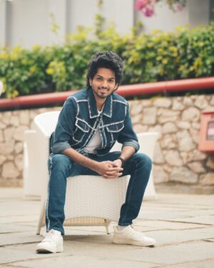 Harshavardhan Vidyasagar Instagram - “Casual blues and good views 🌀🧿”
Also Merry Christmas Guys❤️ 
#concert 

Styled by @paviiiee_08 
Hair by @anand_anok_0290 
📸 by @thiru._.official