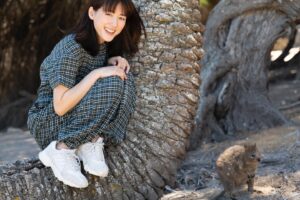 Haruka Ayase Instagram - 世界でここにしか生息していないクオッカ。
パース編では重要な役割を担ってくれました🤎🤎

#ハルカノイセカイ
#ハルカノイセカイ04
#ハルカノイセカイパース
#綾瀬はるか
#TAKAKONOEL
#世界を食べ歩き
#LUMIXS1R 
#LUMIXS1
#パース
#カンガルー
#クオッカ
#ウォンバット