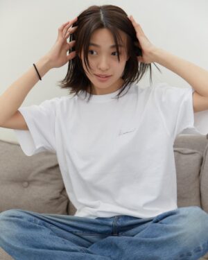 Haruka Imou Instagram - 熊本地震・熊本豪雨の復興支援に向けたチャリティTシャツを作りました。

背中の絵は油絵で描いて、胸元のロゴも書き書き。

4/14
「熊本に虹を架ける映画館」
@池袋HUMAXシネマズ

店頭にて数量限定販売。

ぜひ☺︎