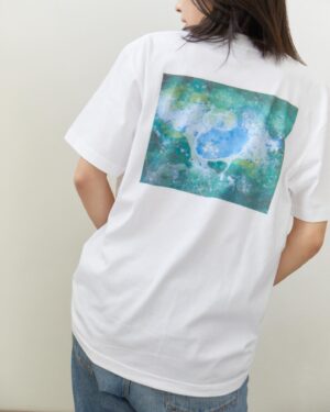Haruka Imou Instagram - 熊本地震・熊本豪雨の復興支援に向けたチャリティTシャツを作りました。

背中の絵は油絵で描いて、胸元のロゴも書き書き。

4/14
「熊本に虹を架ける映画館」
@池袋HUMAXシネマズ

店頭にて数量限定販売。

ぜひ☺︎