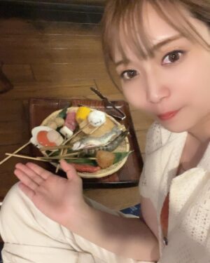 Haruka Yamazaki Instagram - 富士急行ったことない南早紀を富士急に連れていこう＆絶叫マシン大好きマン達で絶叫マシン乗りまくろうの会〜〜〜〜🎉(一息)

いっぱい誘ったけど「絶叫だめで…」「乗ってきていいよ…！」そんな遠慮なしの！
絶叫会！虹も見れた🌈
美味いものもたべた！
 #富士急ハイランド