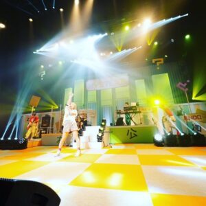 Haruka Yamazaki Instagram - まるぴのみんなへお知らせです🌈

一二三様とNBC様をはじめ、
私の音楽を作って下さった全てのクリエイター様、プレイヤー様、歌を聞いたりLIVEに遊びに来てくれたまるぴ、山崎はるかの音楽に触れて下さった全ての皆様に、

最大の感謝を！！！

ライブで謎解きやれたの奇跡だったな…！

 #山崎はるか