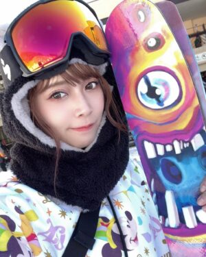 Haruka Yamazaki Instagram - 冬休み突入❄☃⛷⛷⛷❄
今年、2度も東京ドームに立つとか、
異次元なコラボに参加するとか
ミリオンライブ10周年＆アニメ放送
ミリオンライブ10周年TOUR
くるくる〜𖦹 ̫𖦹
もう……
本当にとても節目でした。
来年も、沢山頑張ります(ง •̀_•́)ง