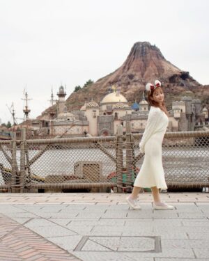 Haruka Yamazaki Instagram - TokyoDisneySea🐭🌊🚢♡
.
.
📷´-SHiN 
 #disneysea  #ディズニーシー 
 #ディズニーコーデ  #クリスマス
 #christmas