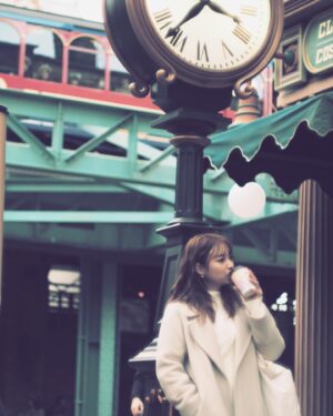 Haruka Yamazaki Instagram - TokyoDisneySea🐭🌊🚢♡
.
.
📷´-SHiN 
 #disneysea  #ディズニーシー 
 #ディズニーコーデ  #クリスマス
 #christmas