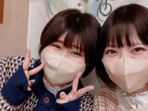 Haruka Yoshimura Instagram - 2017年におそらさんと初フグを食べに行った時の写真。

2枚目は6年ぶりにフグを食べにいったお写真🐡

その間にもごはん食べにいったりゲームセンター行ってオンゲキしたりしたけど、あんまり写真って撮ってなかったなぁと

おそらさんと話してるとハッピーな気持ちになるね🍀♡

#ふぐの表情
#大空直美