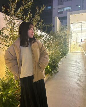 Haruna Muranaka Instagram - 一気に寒くなったね、、、慌ててダウン出した🫢
この時期は寒暖差で体調崩さないように気をつけようね。

#ダウン #ダウンジャケット