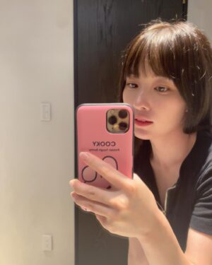 Haruna Muranaka Instagram - ああーくびれ強化しなければ🐷
最近美味しいもの好き放題食べちゃってたから、筋トレちゃんとして食事管理も頑張るぞい💪

#ダイエット #運動 #筋トレ #食事管理 #くびれ