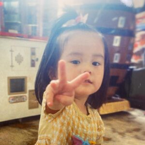 Haruna Muranaka Instagram - 本日、26歳になりました。

たくさんのお祝いメッセージありがとうございます！！！

20代後半も全力で楽しみたいと思います。よろしくね✌️

2023.5.17

#26 #26歳 #アラサー #アラサー女子 #20代 #後半戦