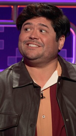 Harvey Guillén Instagram - @harveyguillen can’t escape his caked destiny