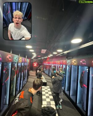 Harvey Mills Instagram - billions must fry