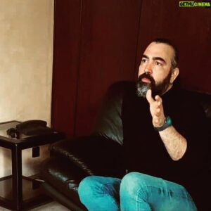 Hasan Küçükçetin Instagram - Anlama çabası sol el havada idrak etmeye çok yakın