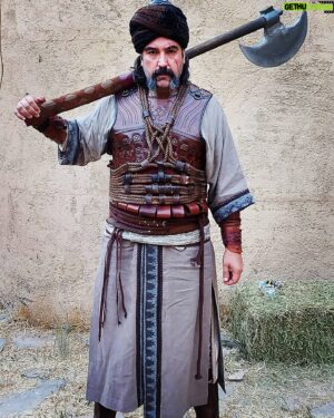 Hasan Küçükçetin Instagram - Evet efendim Nisan ayı bereketiyle geldi 15 Nisan dan itibaren hafta içi hergün Mavera TRT ekranlarında @trt1 @esfilmcomtr