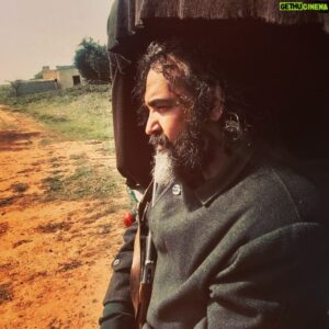 Hasan Küçükçetin Instagram - Şartlar zor...Çalışmaya devam. #birzamanlarkıbrıs #derviş