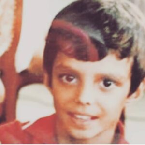 Hasan Yalnızoğlu Instagram - Bu tbt de benden gelsin ,
henüz insanlığı kesfetmemisken ..
Yıl bilmem ki kaç , 
masumiyet ne güzel zenginlik...
#tbt❤️ #tbt🔙 #tb #tbt #cocuk #oldun #sokaklarda #oynamadin #sen