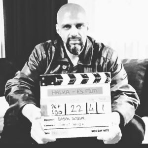 Hasan Yalnızoğlu Instagram - ""HALKA"" kaçırmayın...
#Kim kime ne yasattiysa aynısını #yaşar bu #beddua değil #ilahi #adalet...
Kaçırmayın.. #diziler #dizi #dizifilm #dizifilmreplikleri  #turkdizi 
@halkadizisi @halkadizi @halka.trt1  #halka #action #actorlife #actionfigures #karakedi #ontario #contraction #dance #modeling #sportscar #sports
#sporcubeslenmesi #spring
#expeditionhappiness