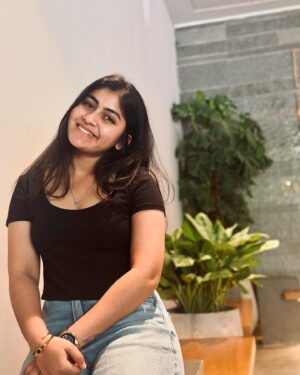 Hasini Anvi Instagram - Fluent in brown eyes. 🤎

#hasini #hasinianvi