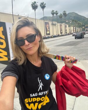 Haviland Stillwell Instagram - One movement, one line. 
More stepping. So many friendly faces. Solidarity, of course, and hanging In there together. Thx @wireimage and @gettyimages for sending folks out to document. Thx to everyone for showing up for yourselves, your career, and this business that we love. #sagsupportswga #wgastrike #unionstrong #wga #hollywood #pride #summer2023 #aea #equity #actorsequity