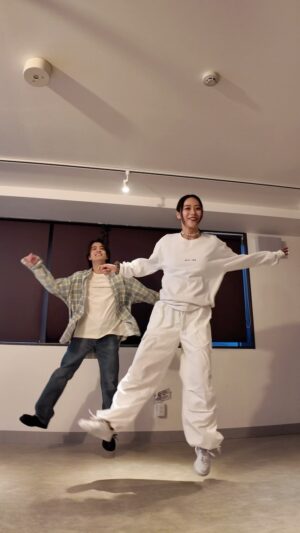 Hayate Wada Instagram - .
MiyuちゃんとI wonderでHouse ver.作ってみた🔥
絶対難しすぎるなーと思いながら作ったけどダンサーの皆さん是非やってみて下さい🤣🤣🤣