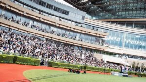 Hayato Ichihara Instagram - 小倉競馬場にて北九州記念の表彰式プレゼンターを務めてさせていただきました。

北九州記念を制されたピューロマジック号と松山騎手、並びにご関係者の皆様おめでとうございます‼︎
心よりお祝い申し上げます。

沢山のお客様とレースの感動や迫力を共に分かち合えたことで、競馬の楽しさや素晴らしさを感じることができた素敵な一日となりました！
#競馬
#小倉競馬場
#北九州記念
#表彰式プレゼンター
#トークショー