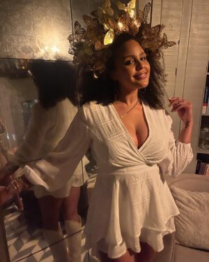 Hayley Marie Norman Instagram - [Arriving at the Pearly Gates]
Me: ok, but can you take a pic of me real quick?