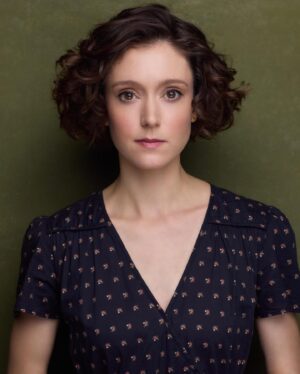 Hayley McFarland Instagram - If you change your profile photo but there’s no grid post to like… does it even make a sound?

📸: @jamesdepietrophotography 
💄: @katehollinsheadmakeup
